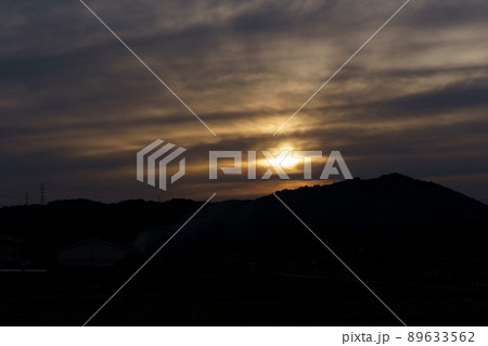 夜明け間近 89633562