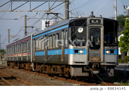 予讃線を走る7000系+7200系普通電車3両 予讃線を走る7000系+7200系普通電車3両 89634145