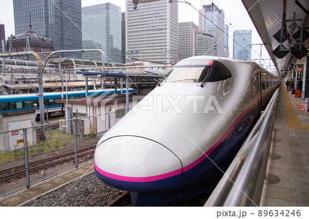 上越新幹線　E2系新幹線　東京駅 89634246