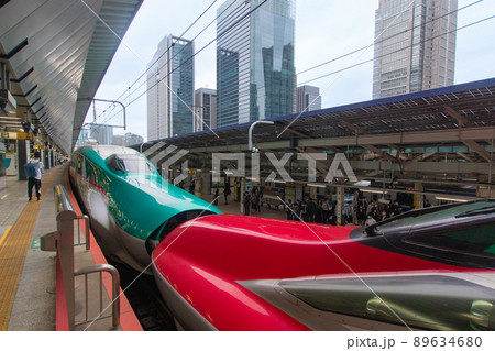 東京駅新幹線ホーム　E5系/E6系　連結部分 89634680