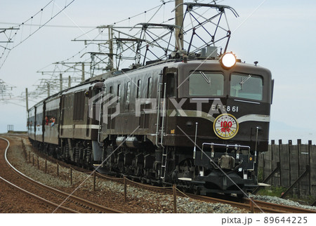 信越本線　柿崎ー米山　JR東日本　EF58-61＋EF64-1001＋旧客　新潟駅開業100周年 89644225