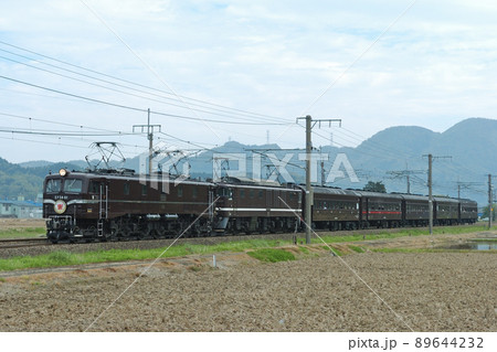 信越本線　安田ー茨目　JR東日本　EF58-61＋EF64-1001＋旧客　新潟駅開業100周年 89644232