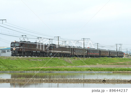 信越本線 三条ー東光寺 JR東日本 EF58-61+EF64-1001+旧客 新潟駅開業100周年 信越本線 三条ー東光寺 JR東日本 EF58-61+EF64-1001+旧客 新潟駅開業100周年 89644237