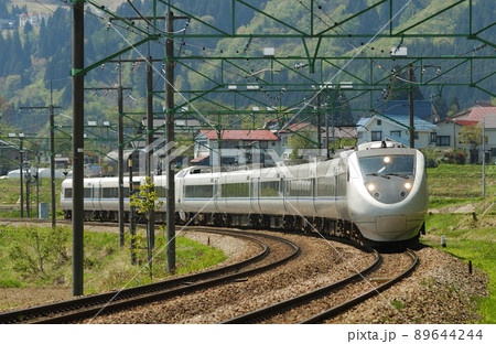 上越線　石打ー大沢　JR西日本　681系　W03+W12編成（金沢）　はくたか 89644244