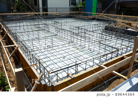 戸建て住宅の基礎工事現場のイメージ 戸建て住宅の基礎工事現場のイメージ 89644364