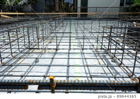 戸建て住宅の基礎工事現場のイメージ 戸建て住宅の基礎工事現場のイメージ 89644365