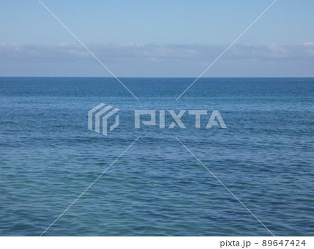 晴れた日の海 89647424