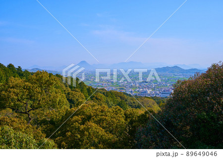 金刀比羅宮 御本宮付近の展望台から北東側(讃岐平野,讃岐富士)を見る 金刀比羅宮 御本宮付近の展望台から北東側(讃岐平野,讃岐富士)を見る 89649046