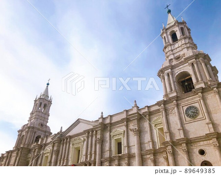 【ペルー】カテドラルと美しい青空の景色(アレキパ) 【ペルー】カテドラルと美しい青空の景色(アレキパ) 89649385