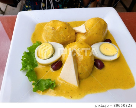 【ペルー】ペルー料理「パパ・アラワンカイナ」（アレキパ） 89650328