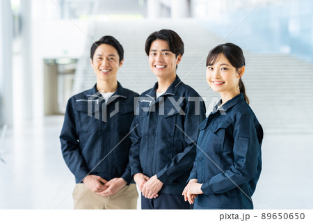 作業員のスタッフ 89650650