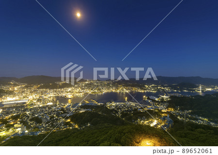 稲佐山山頂展望台から望む長崎の夜景 / Nagasaki, Japan 89652061