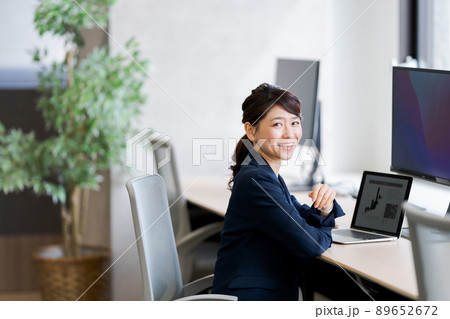 はたらく女性 はたらく女性 89652672