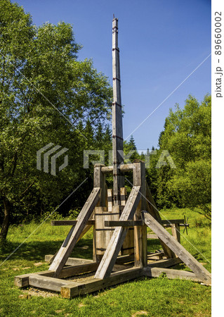 model of old wooden trebuchet 89660002