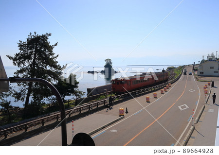 道の駅雨晴の景観 89664928