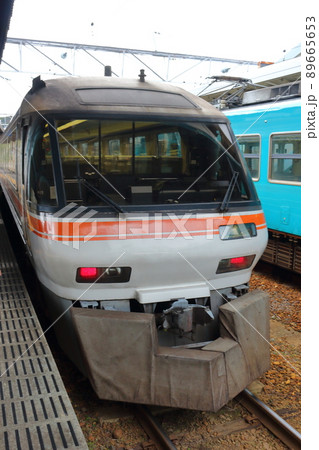 紀伊勝浦駅に停車する キハ85系 ワイドビュー南紀 衝撃緩和装置付 89665653