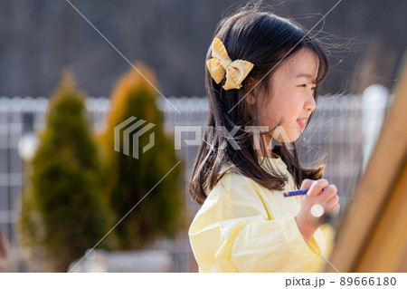 子供 女の子 ライフスタイル 89666180