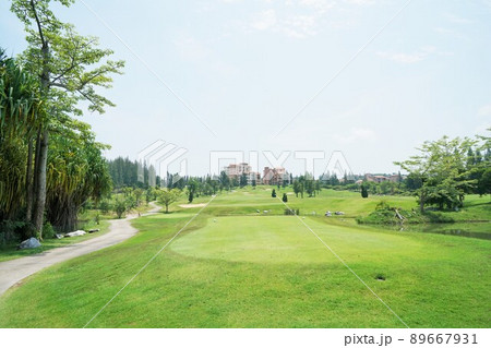 東南アジア、南国、タイ王国のゴルフ場（golf course in Thailand） 89667931