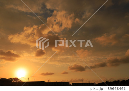夕焼け空と夕焼け雲 夕焼け空と夕焼け雲 89668461