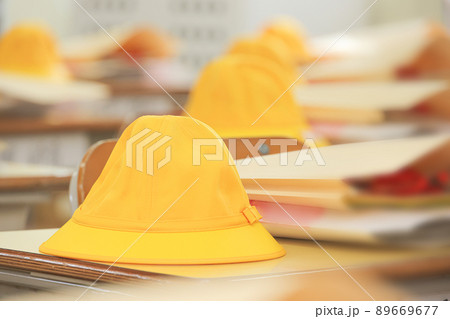 新入学の黄色い帽子 89669677
