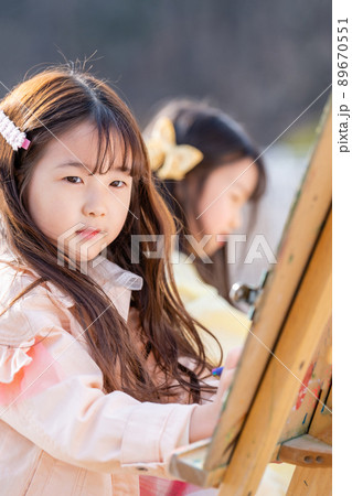 女の子 ライフスタイル 幼稚園児 89670551