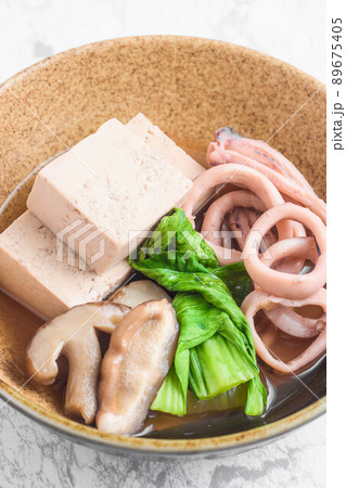 イカと豆腐の炊き合わせ 89675405