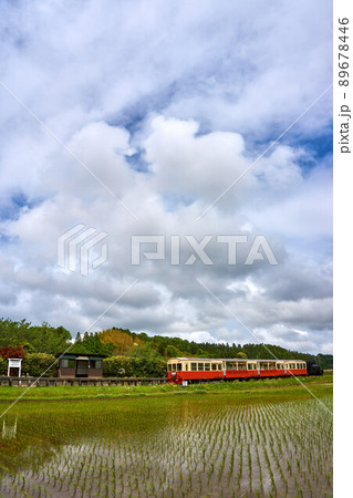 田んぼの駅とトロッコ列車　小湊鉄道　上総川間駅 89678446