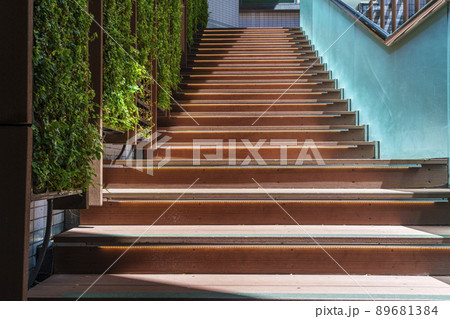 ディアモール大阪から梅田スクエアビルディング方面への出入口 89681384