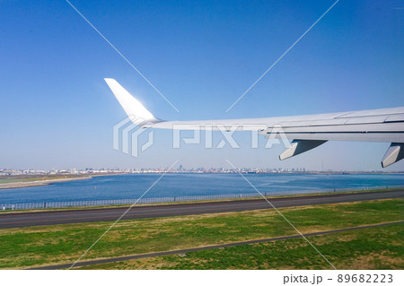 羽田空港こと東京国際空港からの離陸（東京都大田区） 89682223