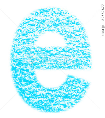 クレヨンで描かれたアルファベット e 小文字 水色 背景白 高解像度 パス付 他色有り 89682877