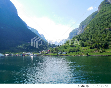 ノルウェー ネーロイフィヨルド Undredal ノルウェー ネーロイフィヨルド Undredal 89685978