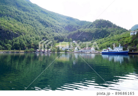 ノルウェー　ネーロイフィヨルド　フロム 89686165