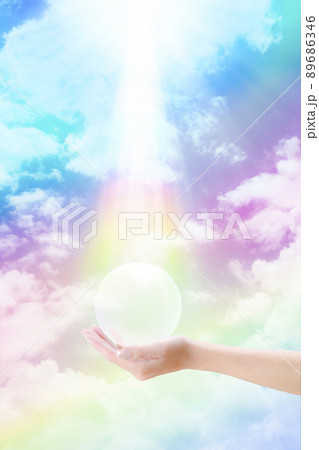 女性の手 ヒーリングイメージ 89686346