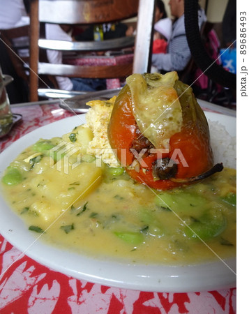 【ペルー】ペルーの名物料理「ロコト・レジェーノ」（クスコ） 89686493