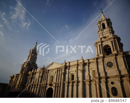 【ペルー】カテドラルと美しい青空の景色(アレキパ) 【ペルー】カテドラルと美しい青空の景色(アレキパ) 89686547