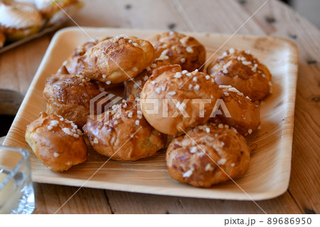 Chouquettes French light cakes sprinkled with sugar Chouquettes French light cakes sprinkled with sugar 89686950