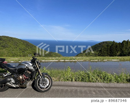 佐渡、棚田から海 佐渡、棚田から海 89687346