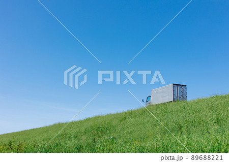 トラック　運送　イメージ 89688221