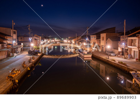 とても美しい富山県新湊の夜景 とても美しい富山県新湊の夜景 89689903