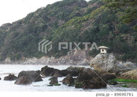 大浦海岸石灯篭 89690761