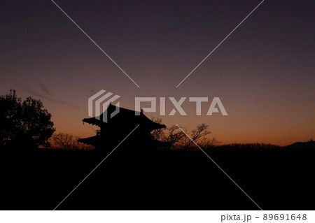 夕焼けの空 89691648