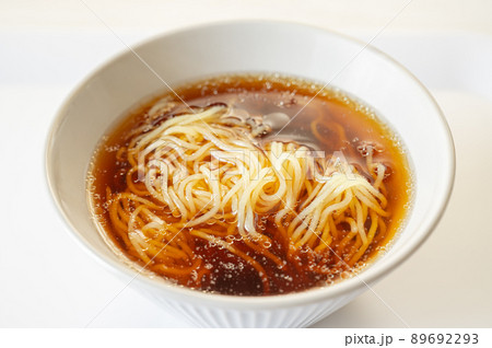 こんにゃく麵のしょうゆラーメン こんにゃく麵のしょうゆラーメン 89692293