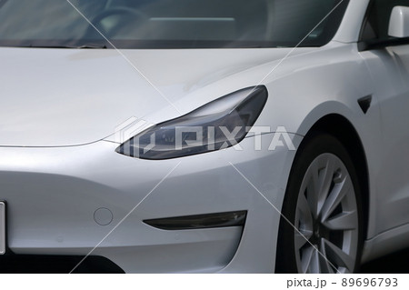 車のヘッドライト イメージ 車のヘッドライト イメージ 89696793