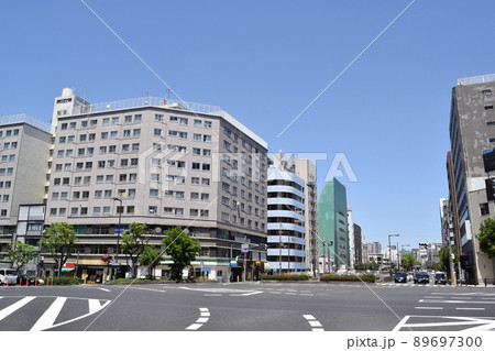 大阪市天王寺区 谷町九丁目駅前の街並み 89697300