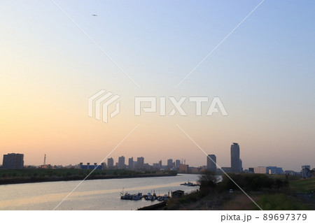 羽田空港・南風時の都心飛行ルート(埼玉県川口市・荒川/鹿浜橋) 羽田空港・南風時の都心飛行ルート(埼玉県川口市・荒川/鹿浜橋) 89697379