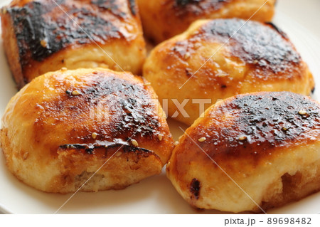 群馬名物の焼きまんじゅう 89698482