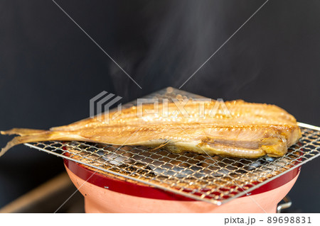 ホッケ 七輪で炭火焼き(備長炭) ホッケ 七輪で炭火焼き(備長炭) 89698831