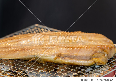 ホッケ 七輪で炭火焼き(備長炭) ホッケ 七輪で炭火焼き(備長炭) 89698832