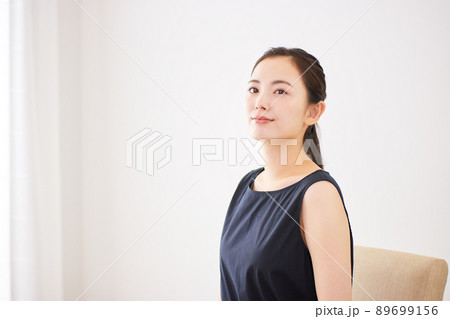 20代女性美白イメージ 20代女性美白イメージ 89699156