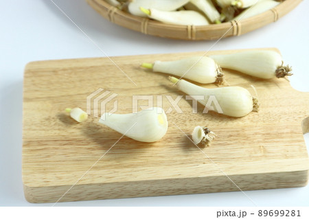 らっきょうの下処理 らっきょうの下処理 89699281